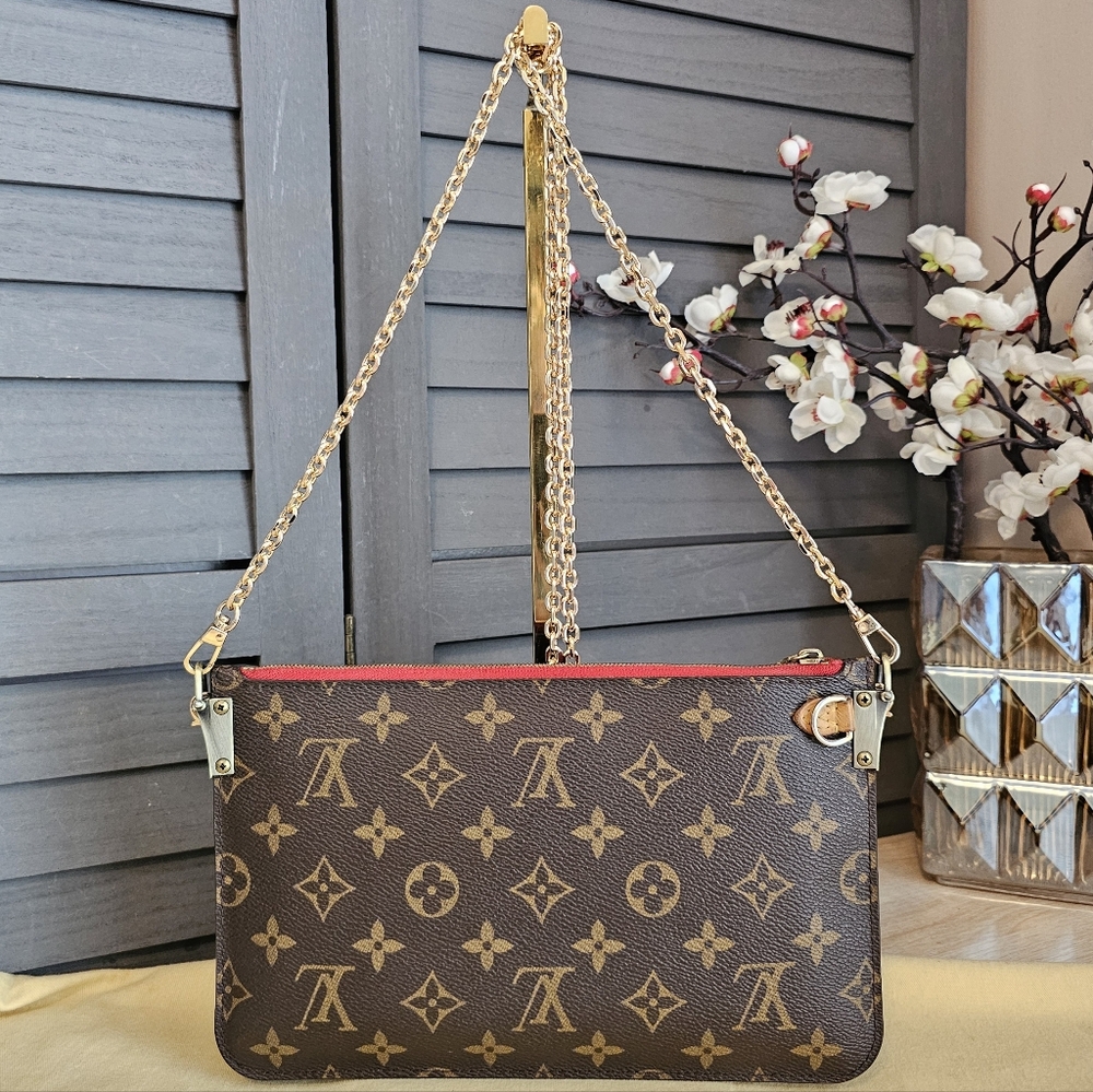 Authentic LOUIS VUITTON Monogram Pochette Wristlet Crossbody - Picture 3 of 11